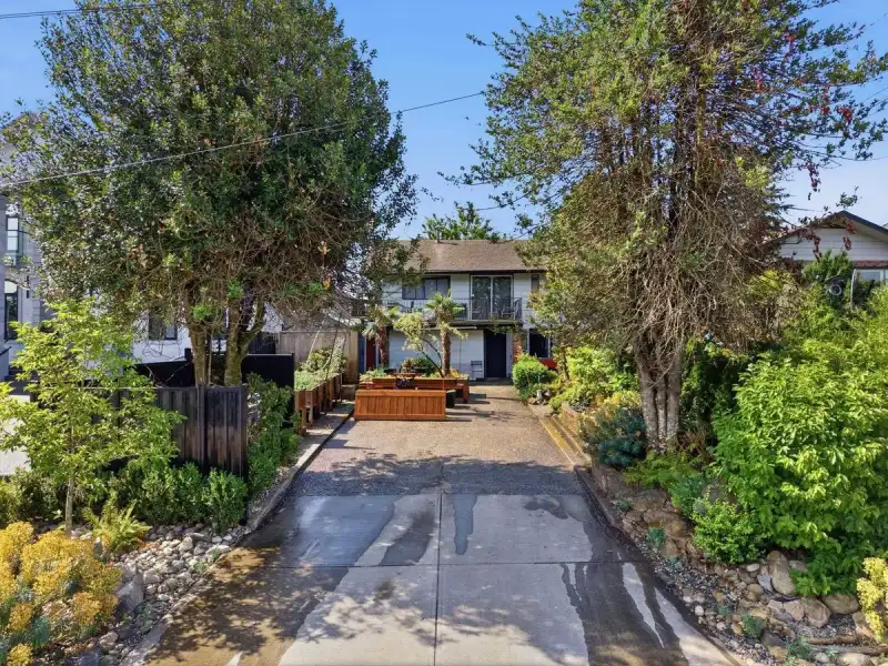 12222 100 AVENUE - photo 1 of 39