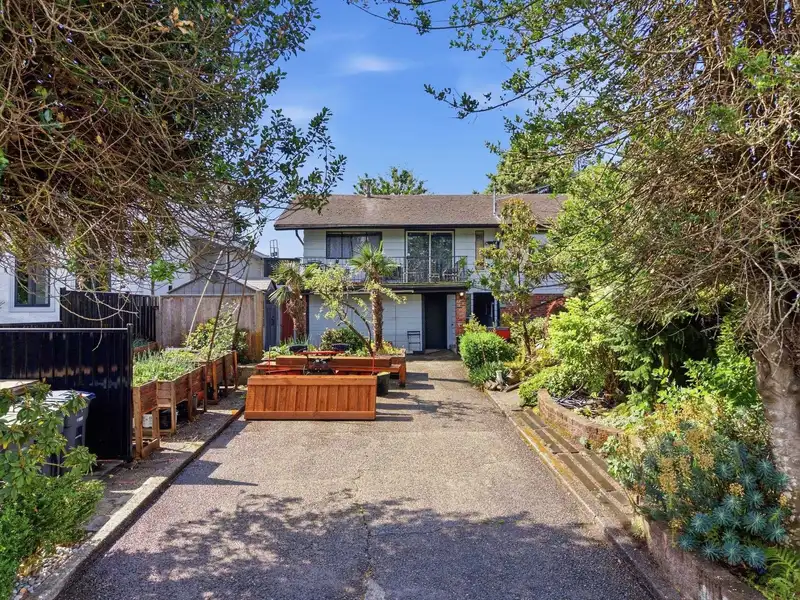 12222 100 AVENUE - photo 2 of 39
