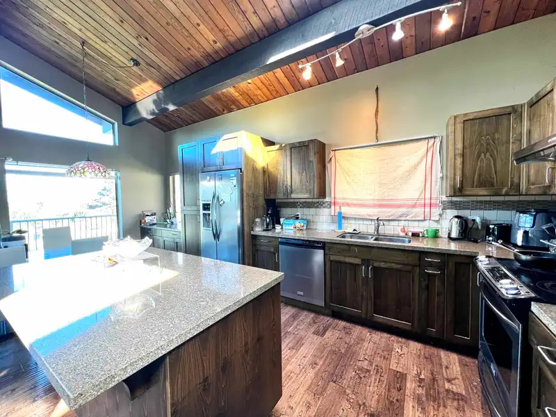5129 CHAPMAN ROAD - photo 4 of 35