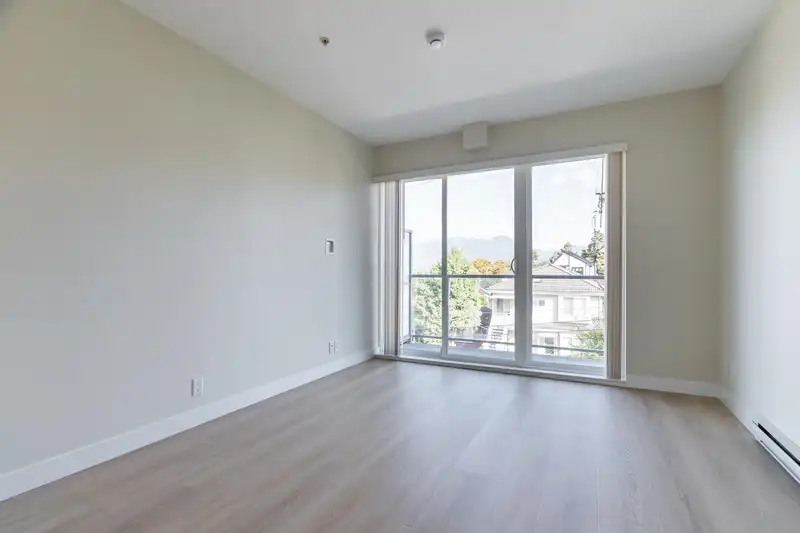 PH9 388 KOOTENAY STREET - photo 2 of 39
