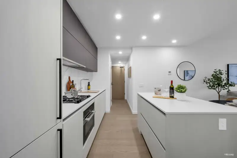 708 8415 GRANVILLE STREET - photo 4 of 23