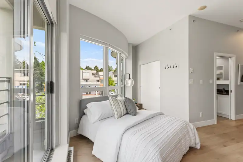 207 2288 W BROADWAY - photo 4 of 18
