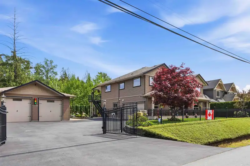 12172 252 STREET - photo 3 of 39