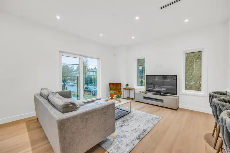 1012 W 52ND AVENUE - photo 4 of 22