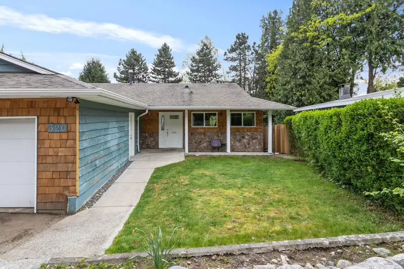 320 GLOUCESTER COURT - photo 4 of 34