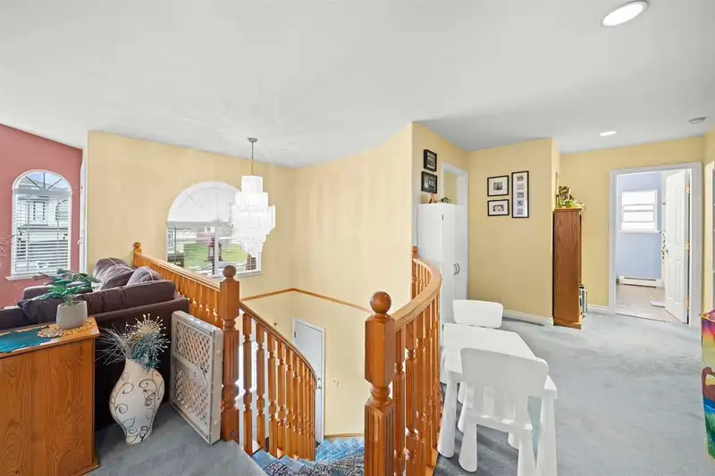 31533 HOMESTEAD CRESCENT - photo 3 of 32