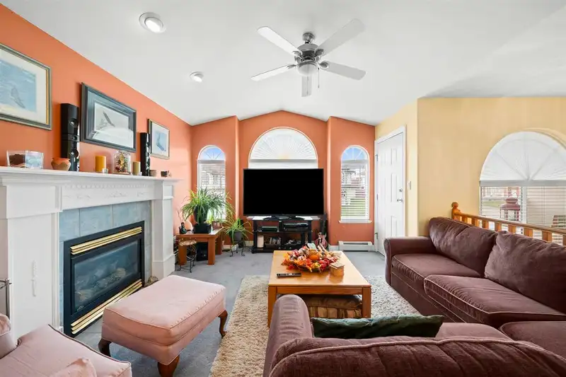 31533 HOMESTEAD CRESCENT - photo 4 of 32