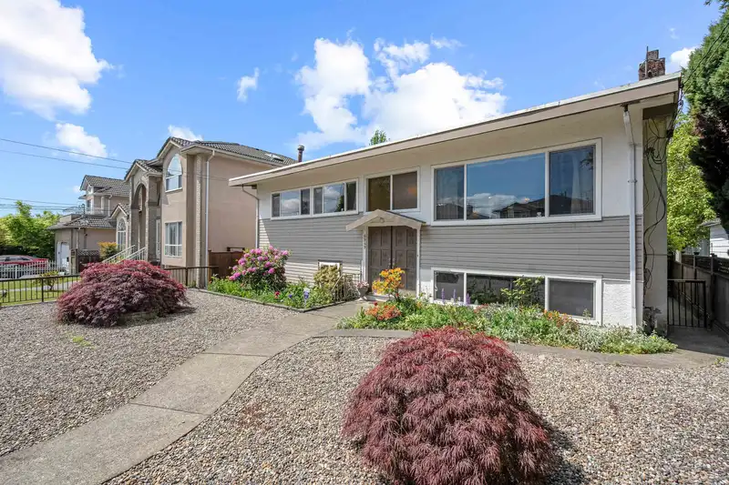 6949 JUBILEE AVENUE - photo 3 of 34