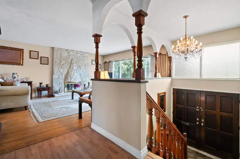 6949 JUBILEE AVENUE - photo 4 of 34