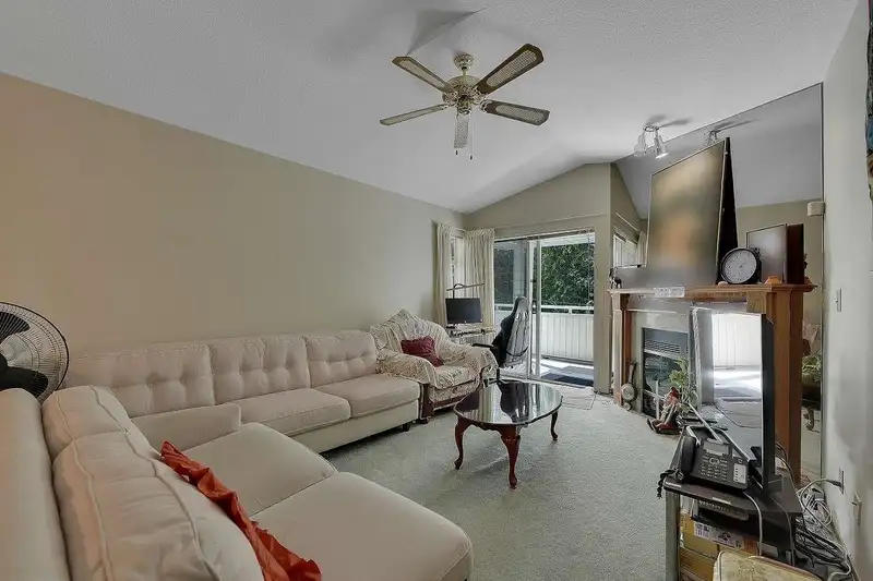 204 7156 121 STREET - photo 3 of 40