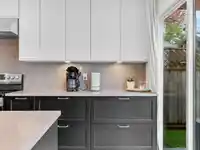 8609 215 STREET - thumbnail 8