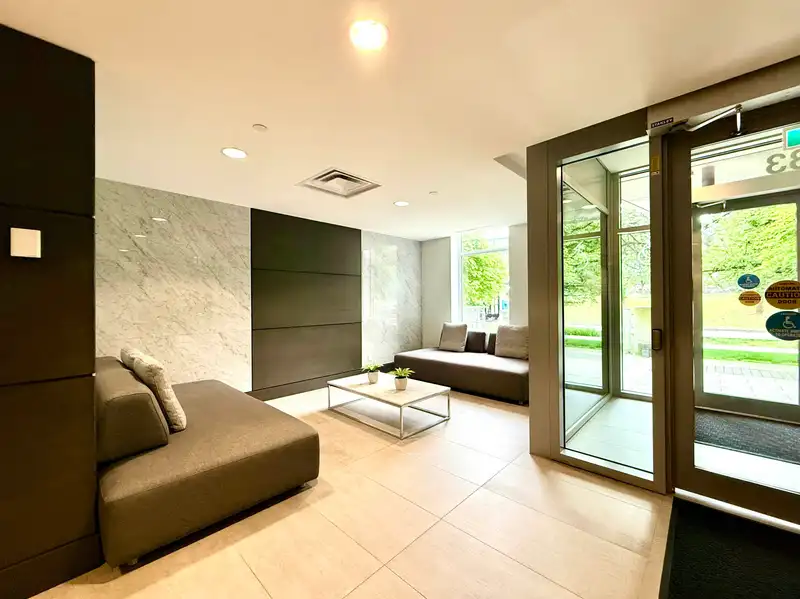 305 5033 CAMBIE STREET - photo 3 of 15