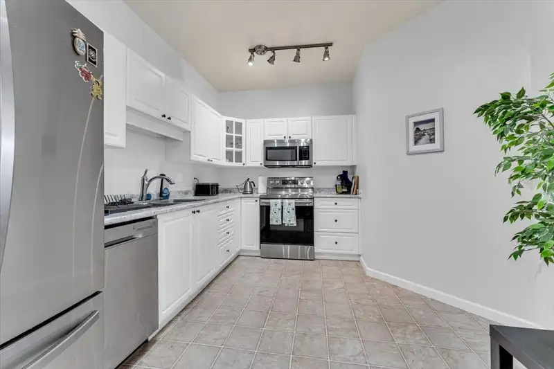 115 5677 208 STREET - photo 2 of 25