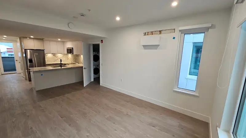 316 2250 E 1 AVENUE - photo 3 of 33