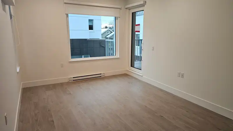316 2250 E 1 AVENUE - photo 4 of 33