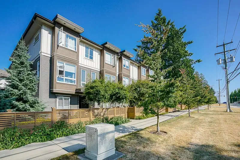 129 5888 144 STREET - photo 2 of 39