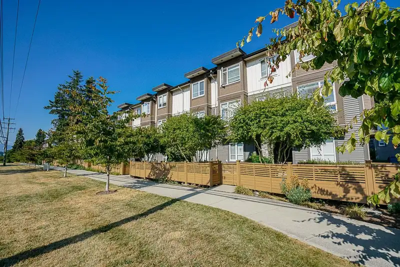 129 5888 144 STREET - photo 3 of 39