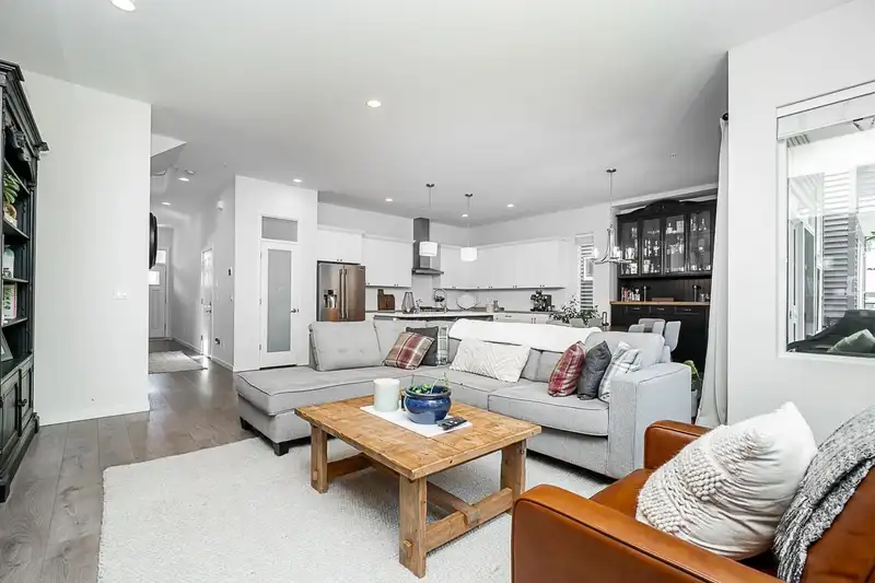 2674 275A STREET - photo 4 of 32