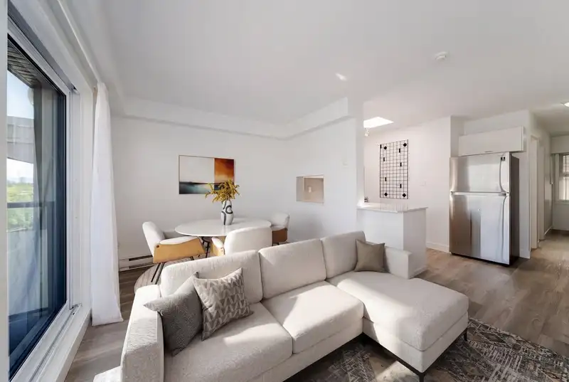 302 3788 W 10TH AVENUE - photo 1 of 37