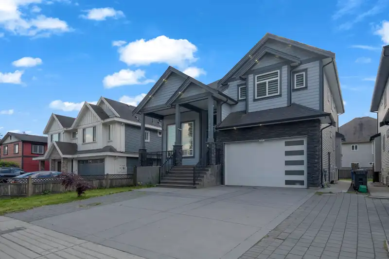 2725 LEFEUVRE ROAD - photo 2 of 26