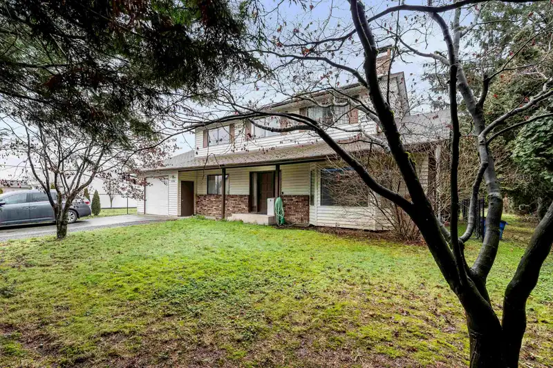 6396 SUMAS PRAIRIE ROAD - photo 1 of 36