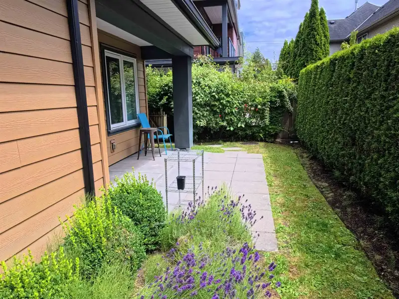 12 9800 GRANVILLE AVENUE - photo 3 of 8
