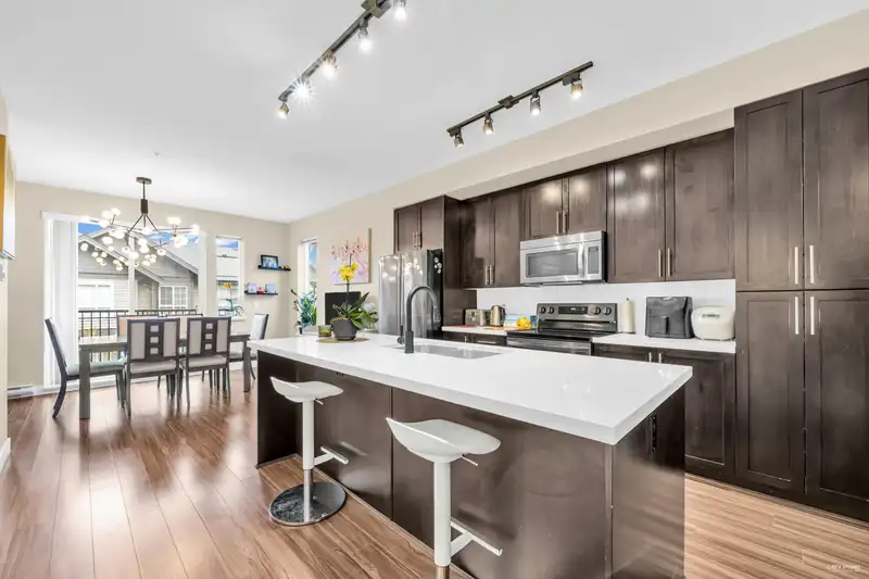 11 4967 220 STREET - photo 3 of 29