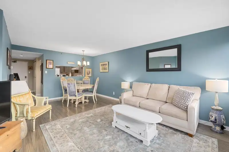 1103 460 WESTVIEW STREET - photo 4 of 33