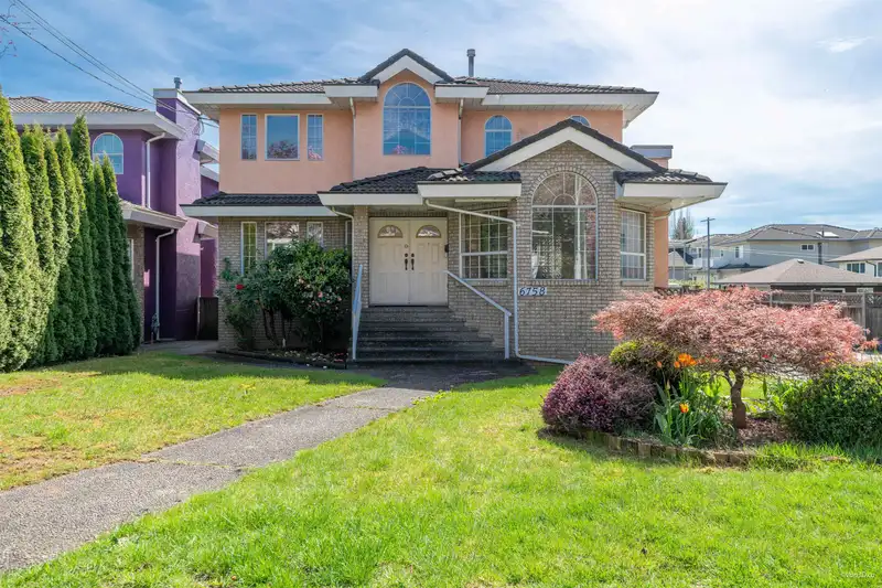6758 KITCHENER STREET - photo 1 of 40