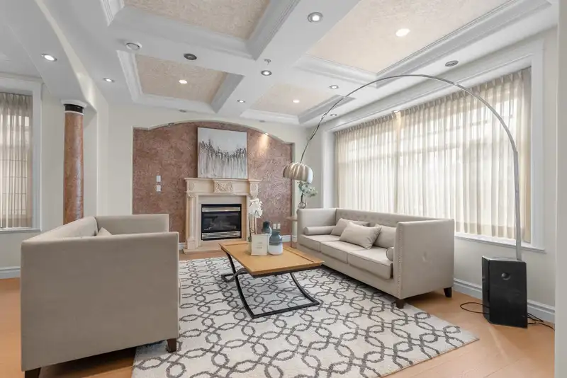 8038 SELKIRK STREET - photo 2 of 40