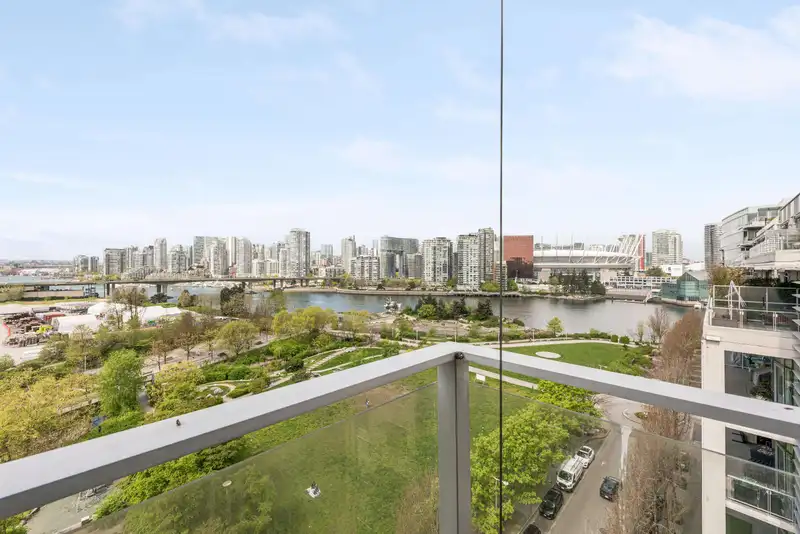 1009 181 W 1ST AVENUE - photo 1 of 40