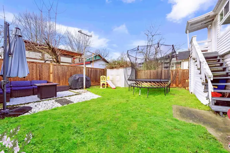 4331 MILLER STREET - photo 3 of 13