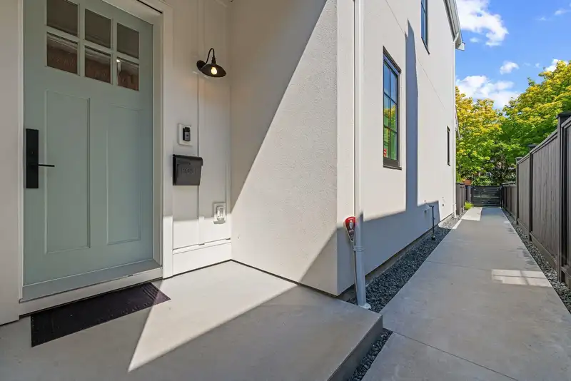 2 2848 W 19TH AVENUE - photo 2 of 29