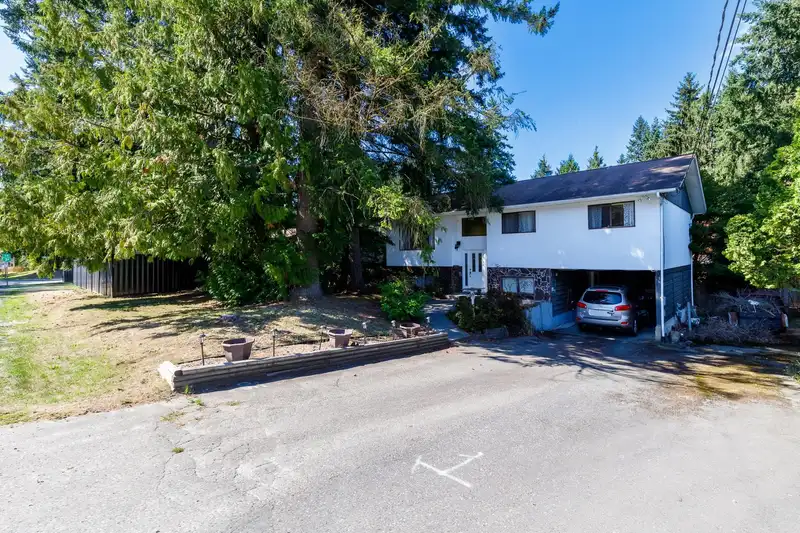 20223 36 AVENUE - photo 2 of 34