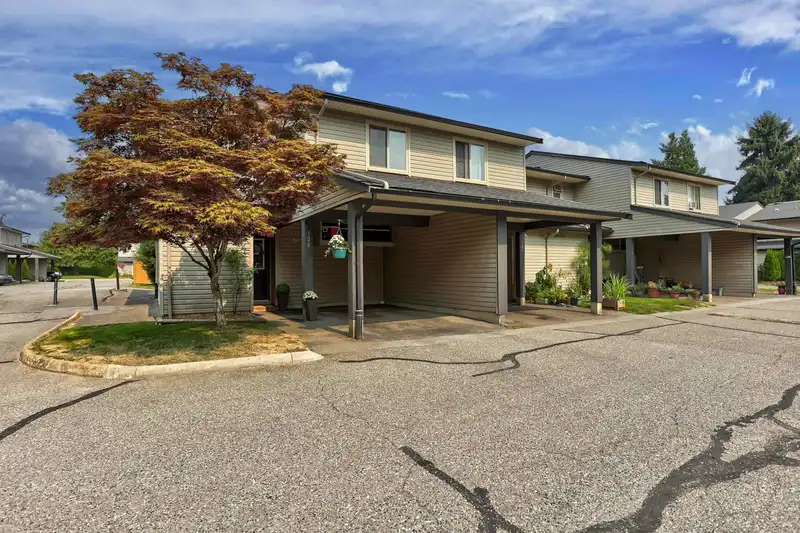 120 27456 32 AVENUE - photo 1 of 30