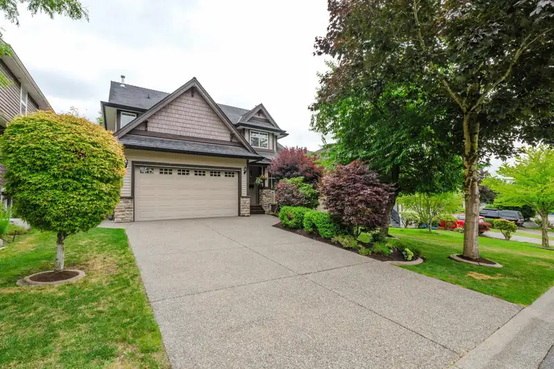 5770 167A STREET - photo 2 of 40