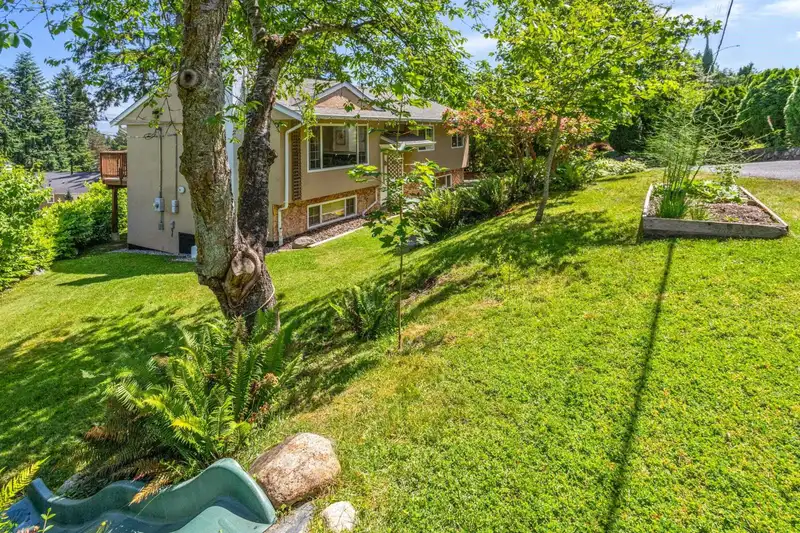 1130 TUXEDO DRIVE - photo 1 of 40