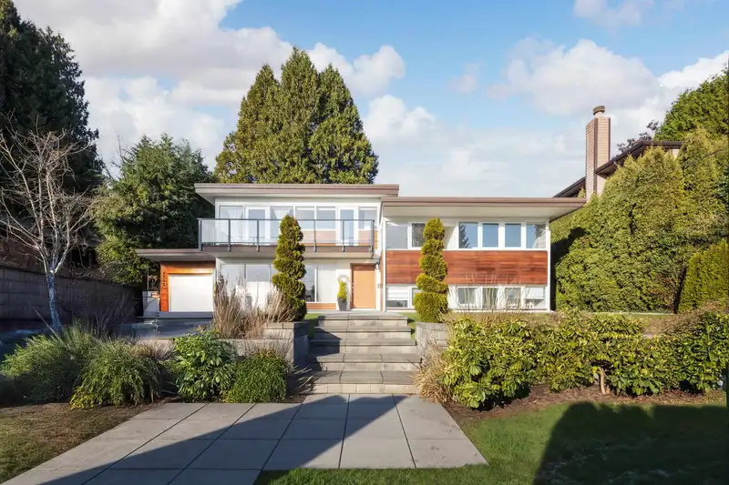 1555 LAWSON AVENUE - photo 4 of 32