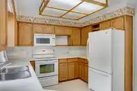21404 86A CRESCENT - thumbnail 3