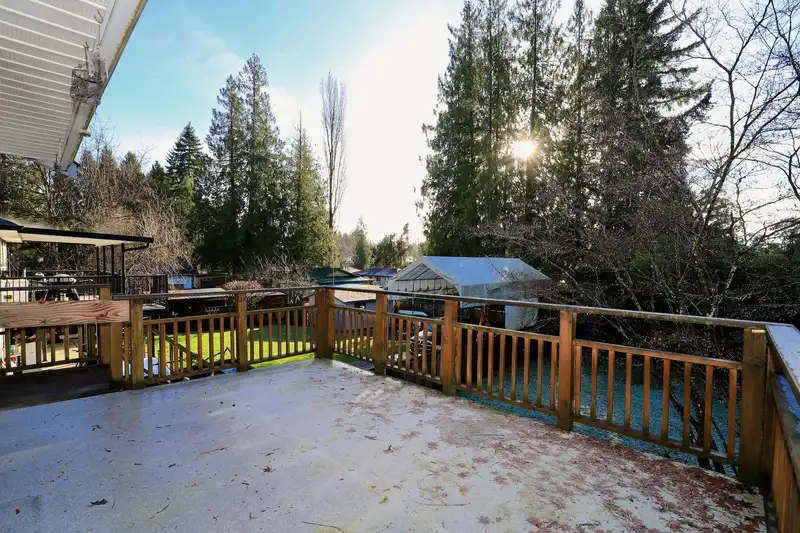 24902 122 AVENUE - photo 4 of 17