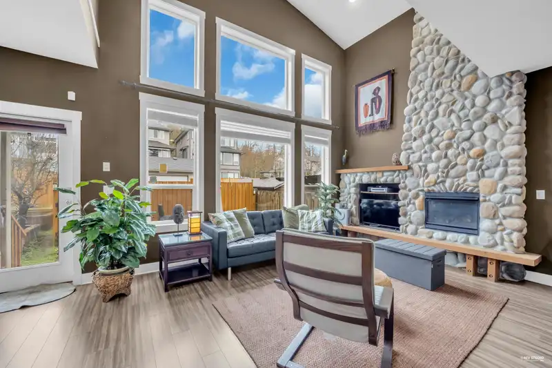 10328 243A STREET - photo 2 of 35