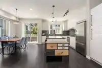 87 5550 ADMIRAL WAY - thumbnail 2