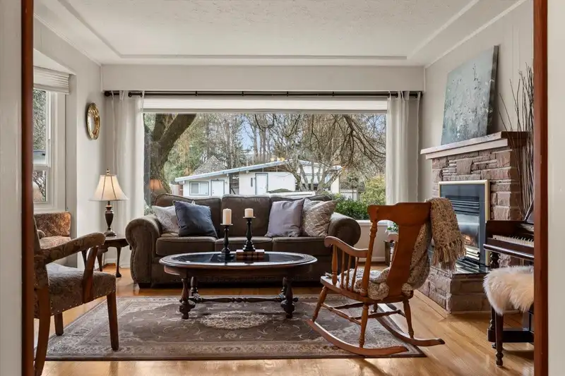34166 CEDAR AVENUE - photo 4 of 40