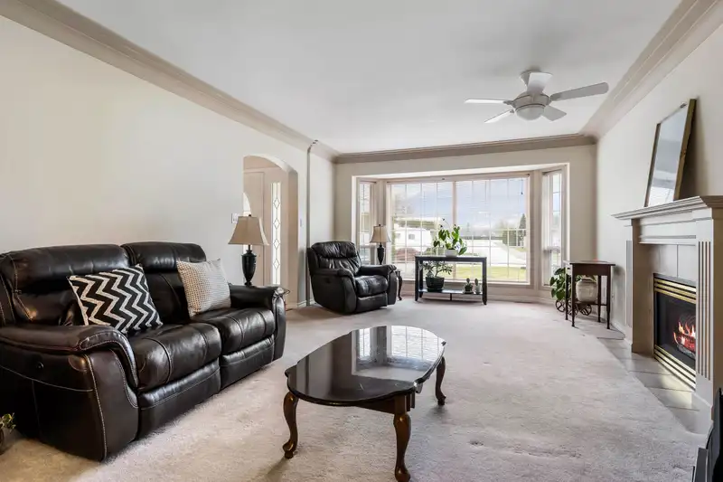 10129 ROSEWOOD PLACE - photo 3 of 39