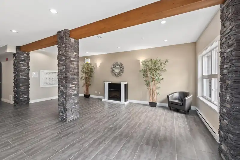 204 20630 DOUGLAS CRESCENT - photo 4 of 30