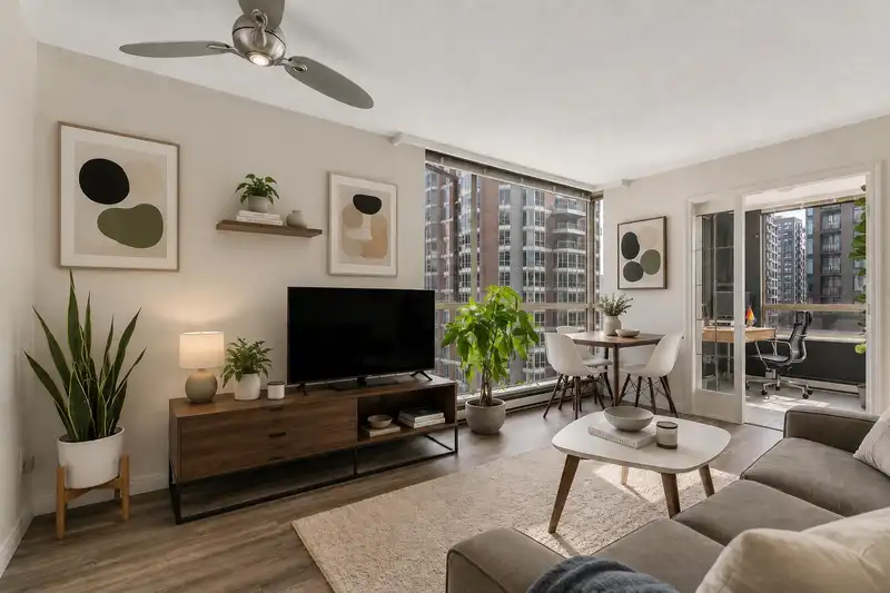 1405 822 HOMER STREET - photo 2 of 18