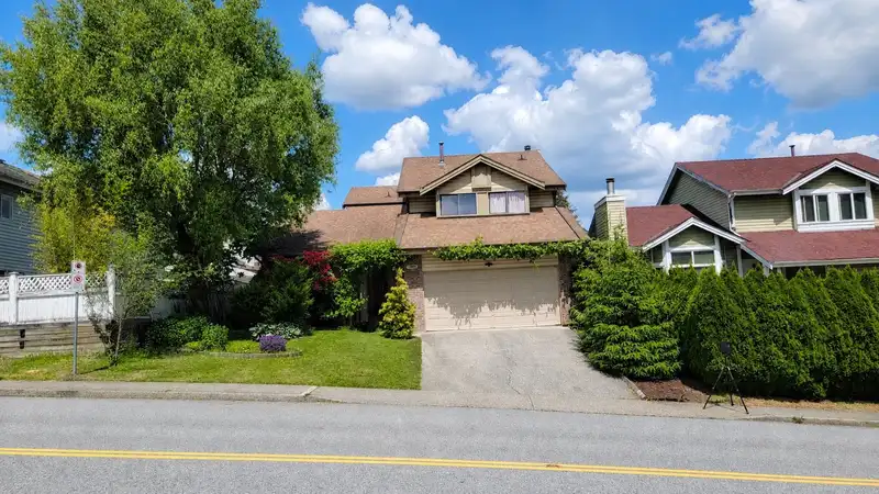 2961 WALTON AVENUE - photo 1 of 40