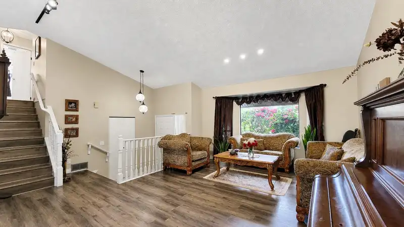 2961 WALTON AVENUE - photo 4 of 40