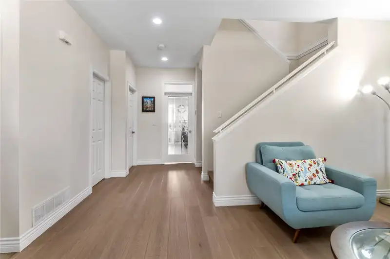6533 193B STREET - photo 4 of 24