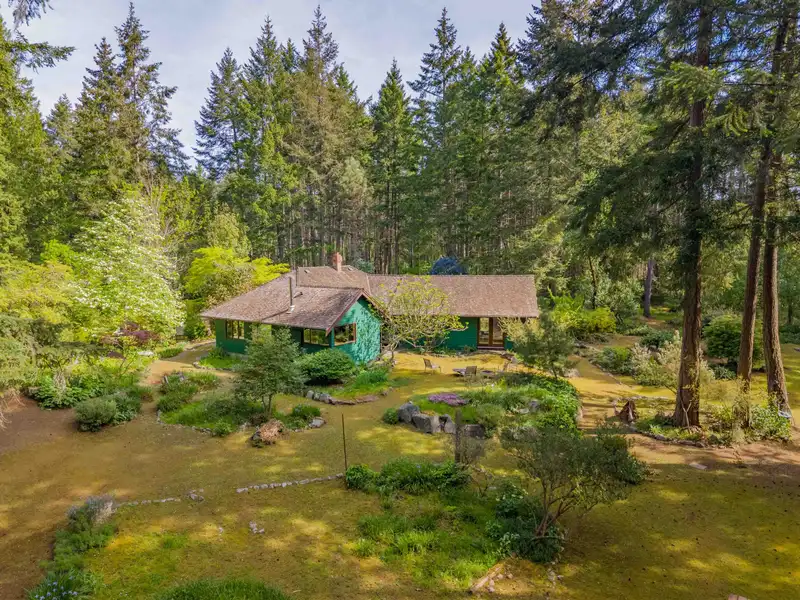 401 SHOPLAND ROAD - photo 1 of 40